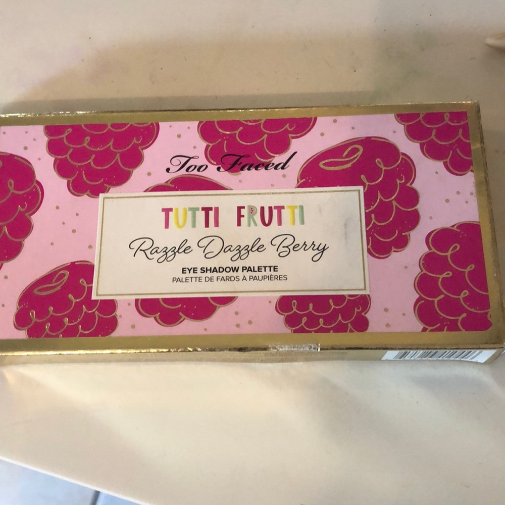 Too faced razzle dazzle berry eyeshadow palette